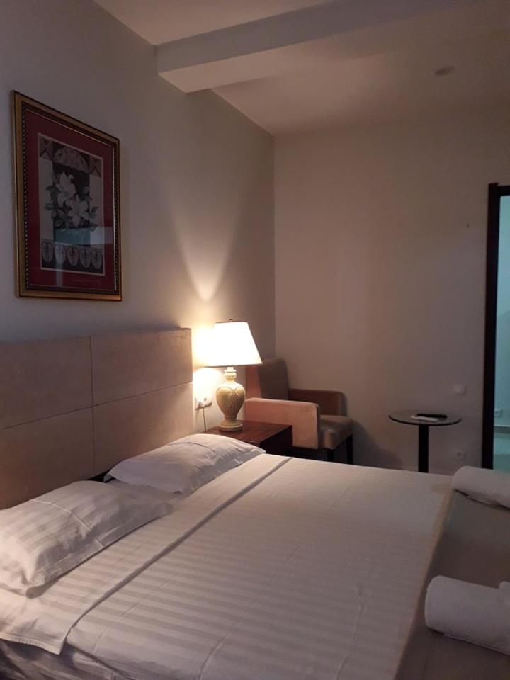 Belgrade Rustaveli Hotel Kobuleti ภายนอก รูปภาพ